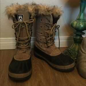 Snow bunny winter boots with fur